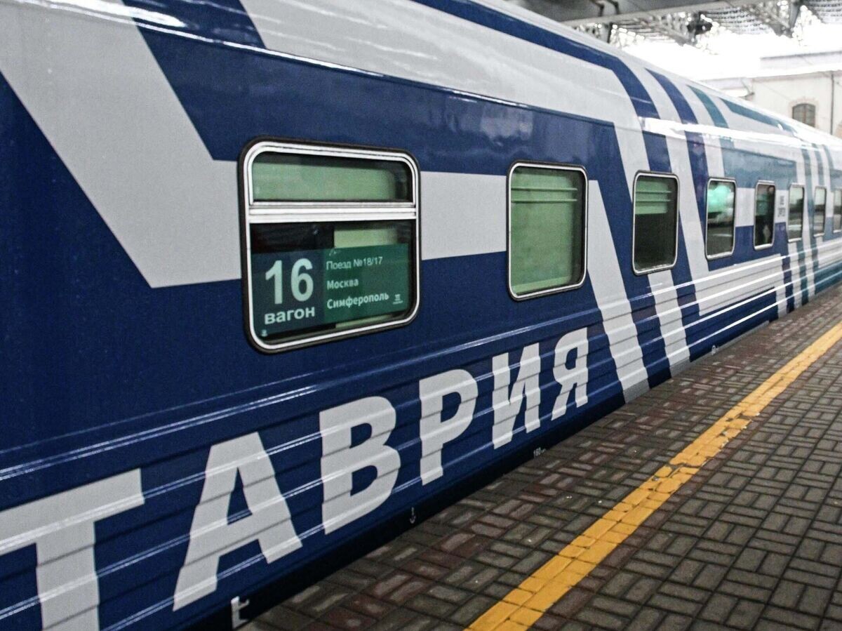    Первый рейс ускоренного поезда "Таврия" в Крым | © РИА Новости / Михаил Воскресенский
