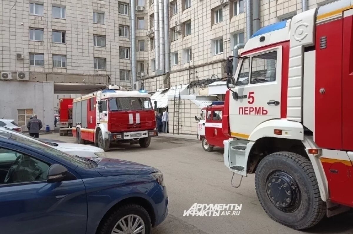    В МТВ-Центре в Чебоксарах произошёл пожар в кафе на девятом этаже