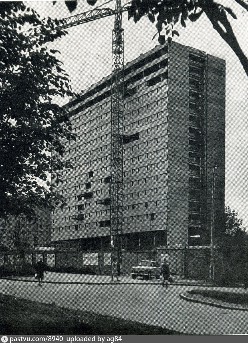 Ещё один снимок строительства гостиницы, 1965. С сайта www.pastvu.com.