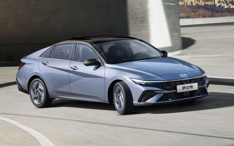 Hyundai Elantra📷

