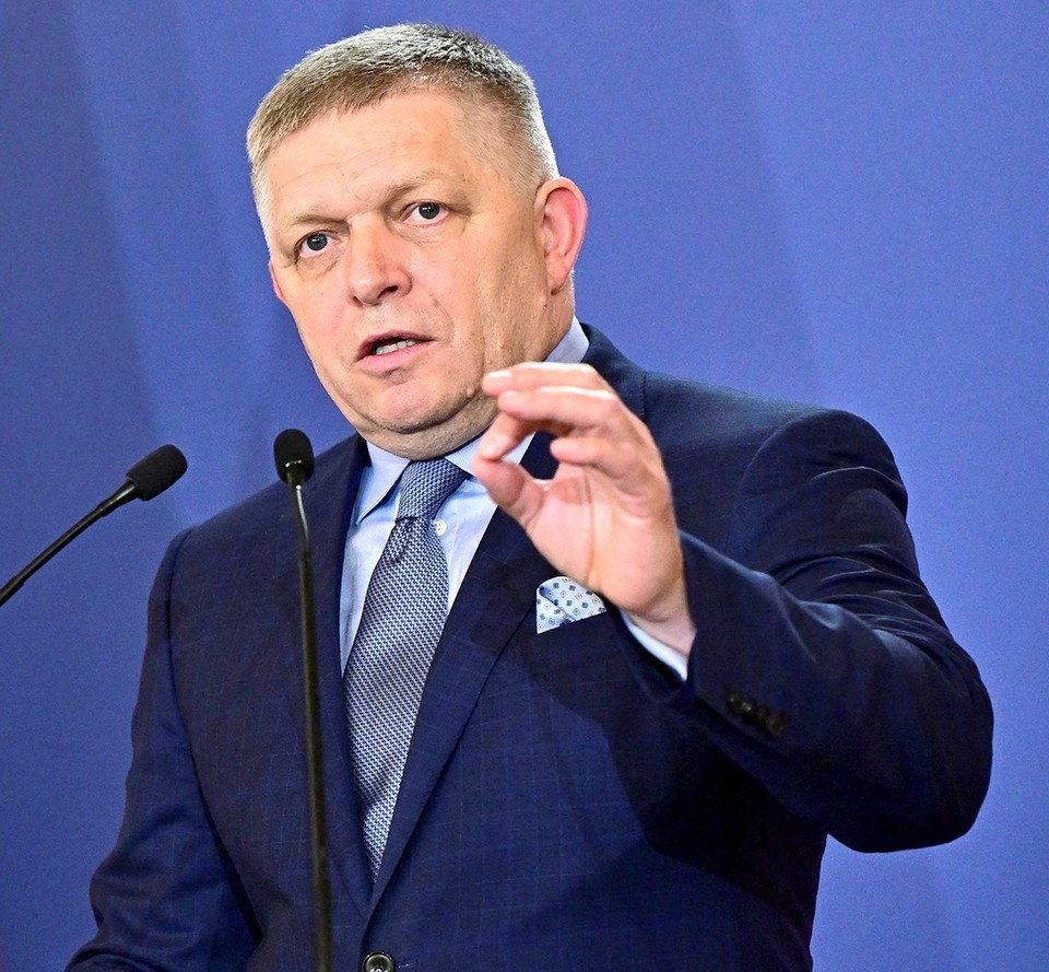    Премьер-министр Словакии Роберт Фицо, выступил резко против расширения финансирования Украины Европой. REUTERS
