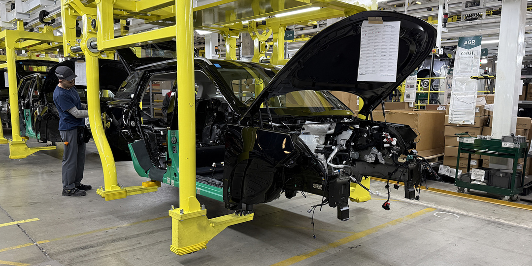 Побывал на перезапущенном заводе General Motors в России: показываю, что и как там производят