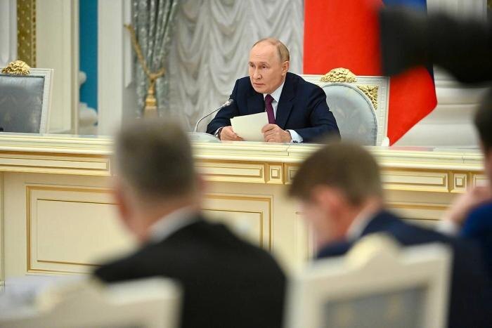 Владимир Путин. Обложка © Life.ru