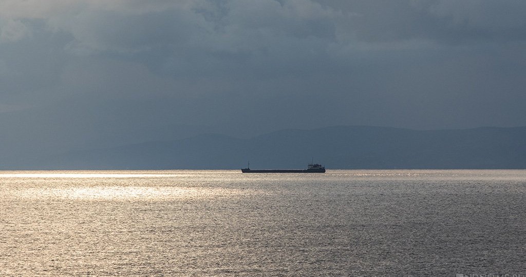 ВМС Франции задержали следовавший из России нефтетанкер