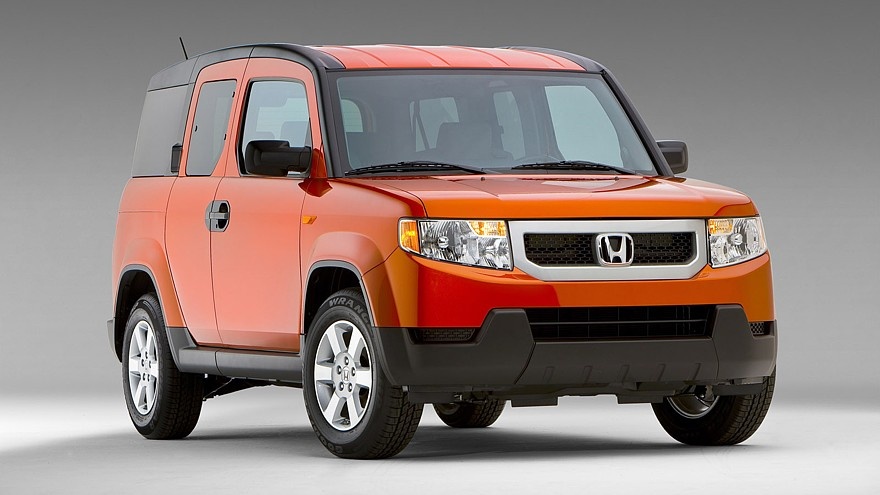    На фото: отправленный в отставку кроссовер Honda Element первого поколения