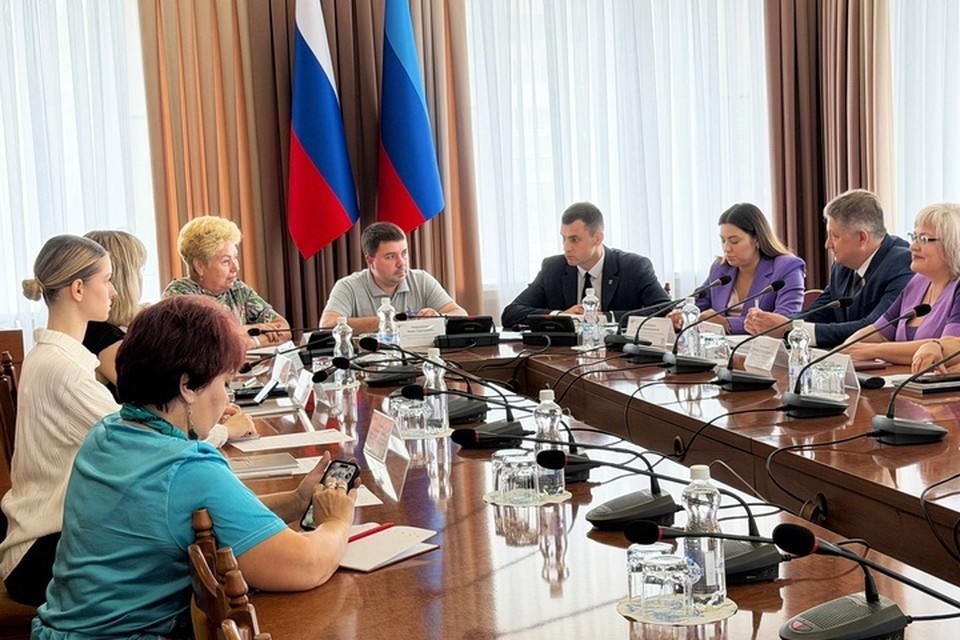    В Луганске НКО обменялись опытом поддержки участников СВО Валерия РАЗИНА