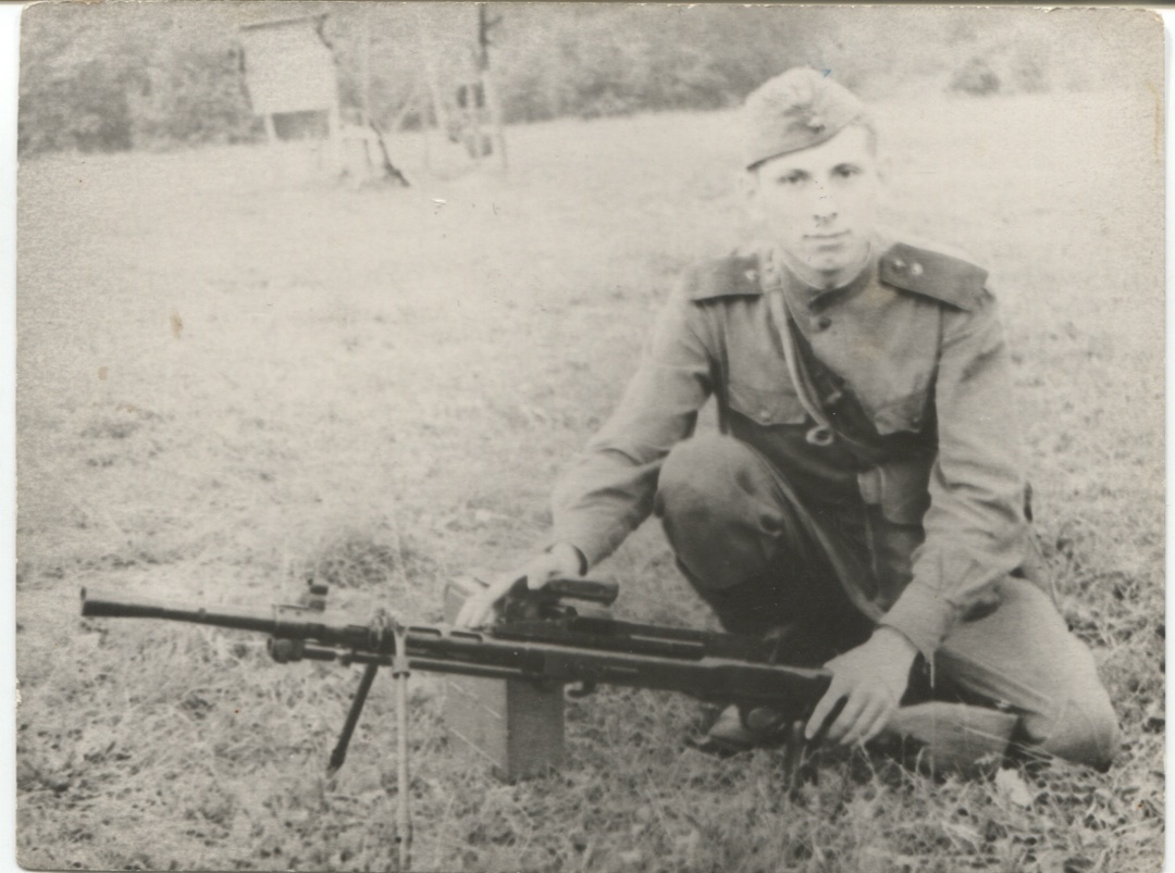 Рахимулла Гарифуллин на стрельбах. 1965 г.