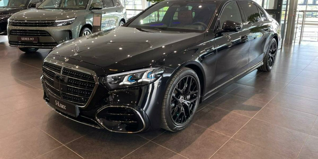 537 л.с., V8 и полный привод: новый Mercedes S-Class приехал в Россию. Уже известна цена