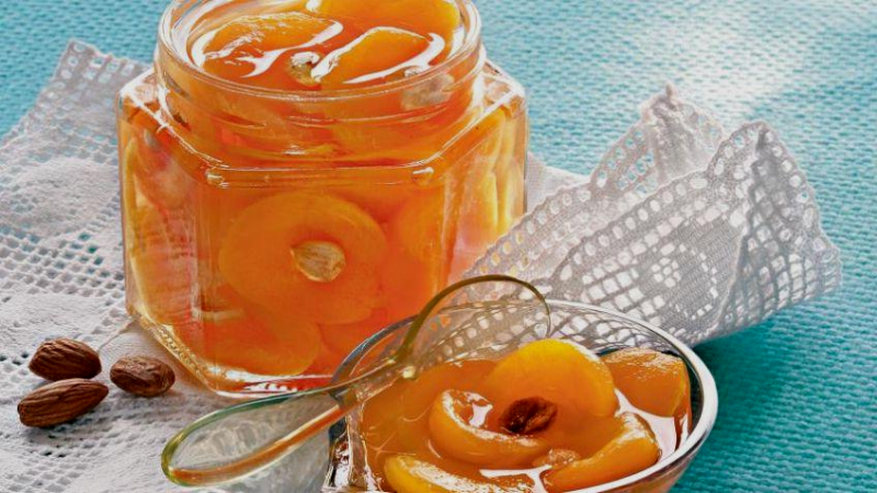 Готовим ароматное варенье из абрикосов с косточками