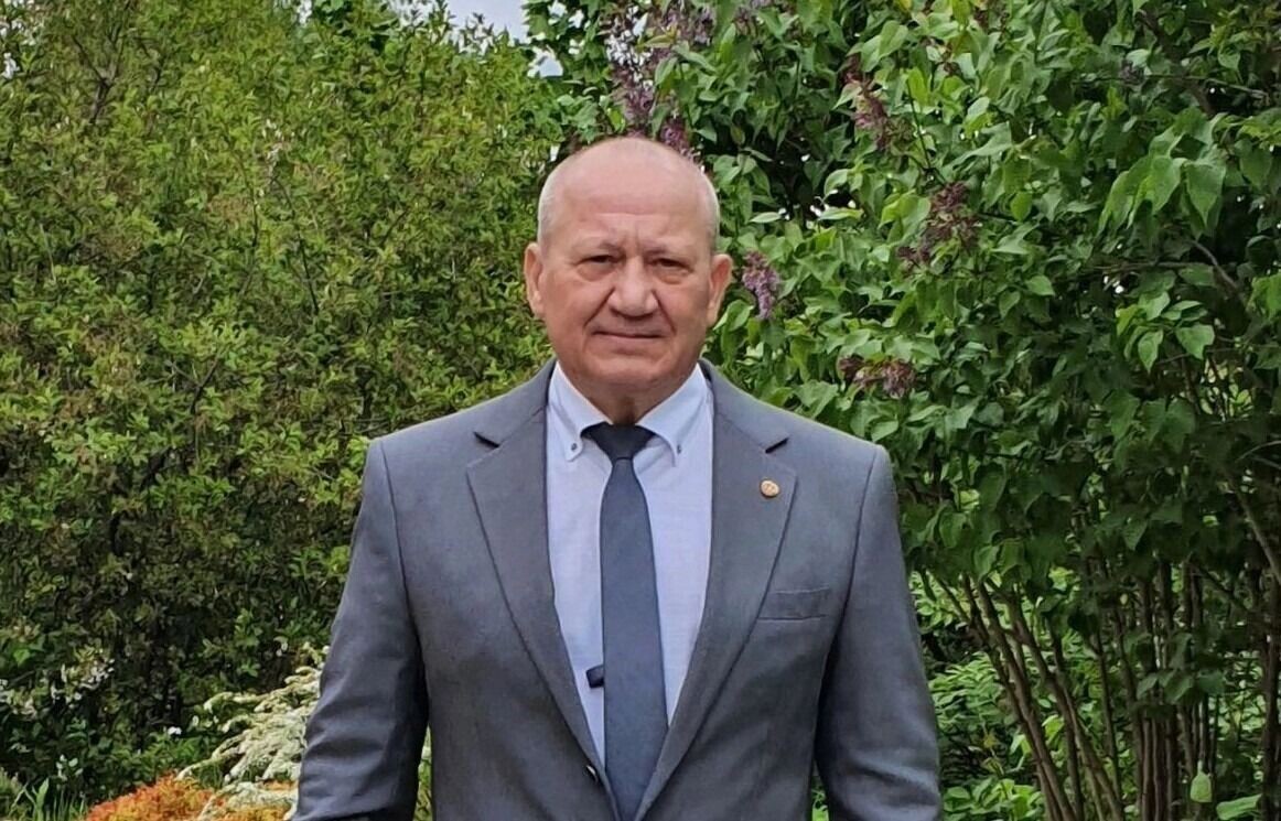    Макаров считает, что молодежь в 90-е «заразилась» блатной романтикой   личный архив Евгения Макарова
