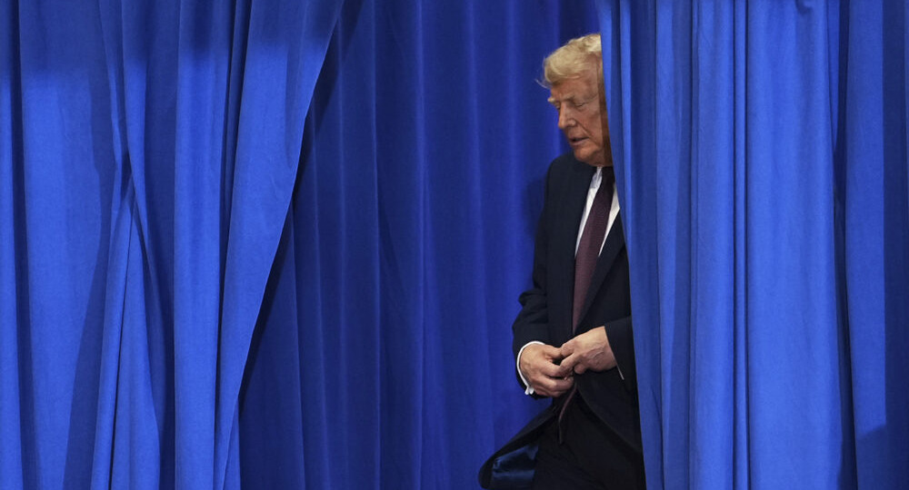 Politico: Верховный суд США в конце июня может усложнить Трампу жизнь
