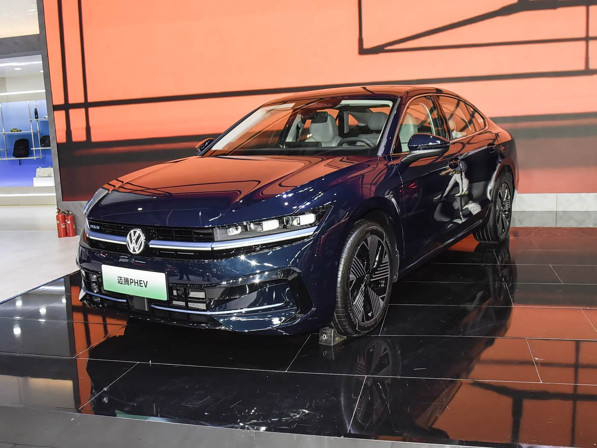 Новый гибридный седан FAW-Volkswagen