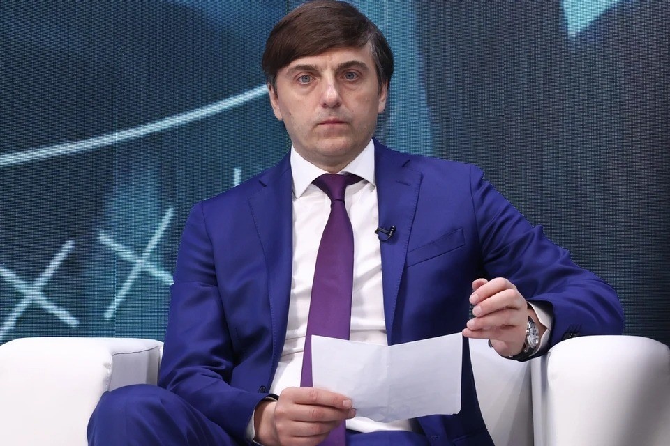    Кравцов: В школах доля НВП будет увеличена до 50% с 1 сентября Фото Валерий Шарифулин/ТАСС