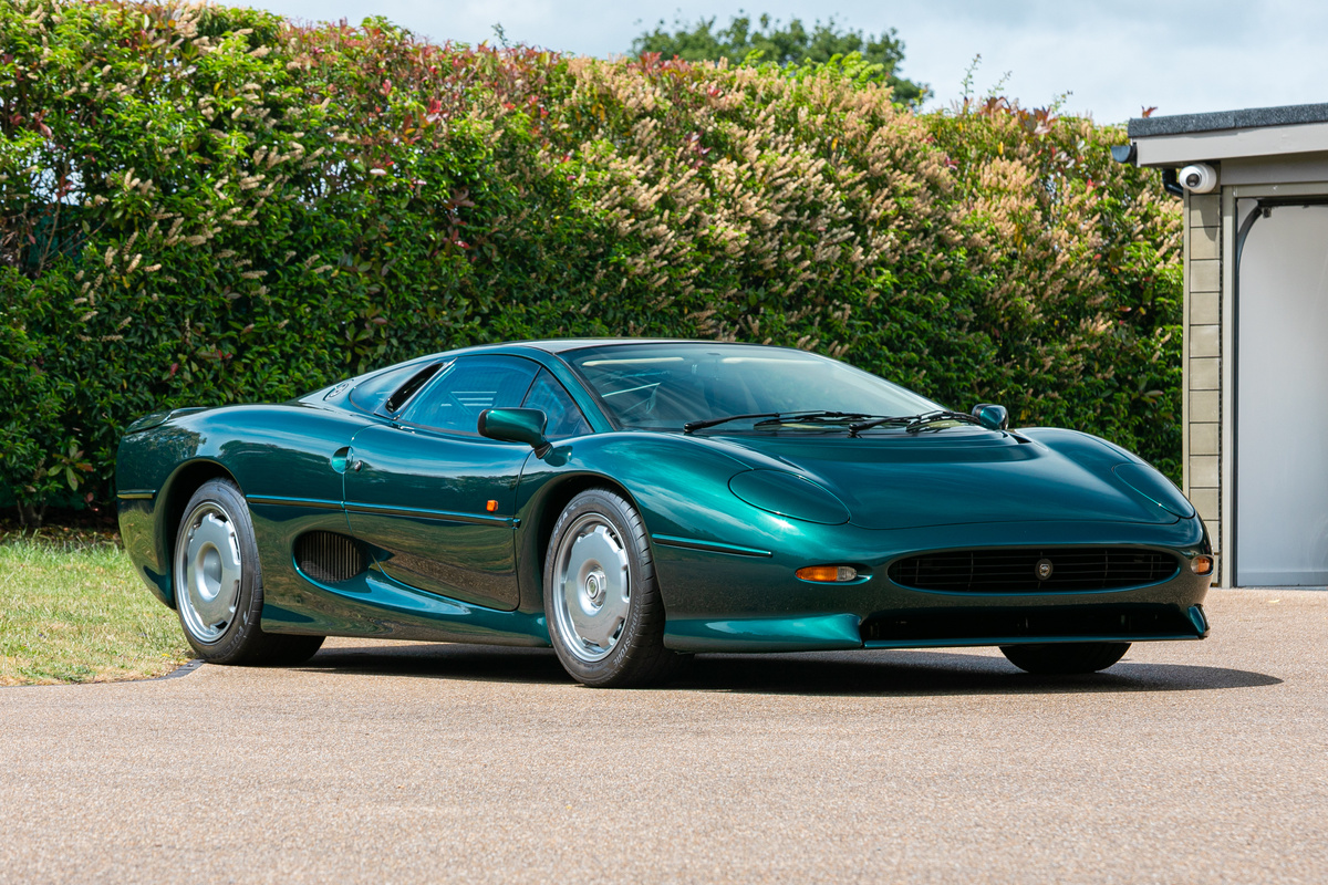    Jaguar XJ220 1993 года выпуска