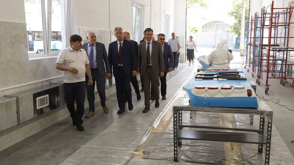    Депутатов познакомили с работой производственной площадки завода «ВЭТА»   Пресс-служба Волгоградской областной Думы