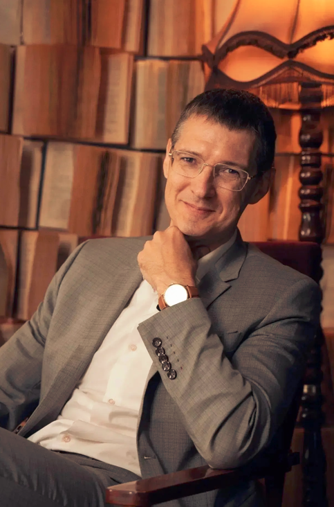 Меня зовут Бондаренко Леонид, - я эксперт по инвестиционной недвижимости в Краснодаре и в этом блоге пишу о краснодарском рынке. Записаться на первую бесплатную консультацию можно по телефону 8 960 888 222 5.