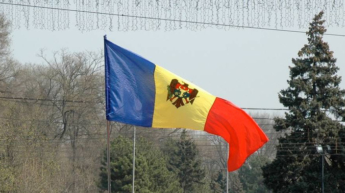     Флаг Молдавии   
(cc) VargaA