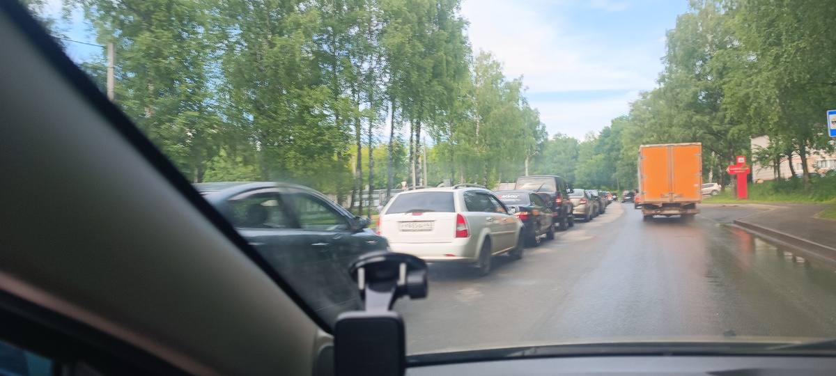 Очередь к АЗС 