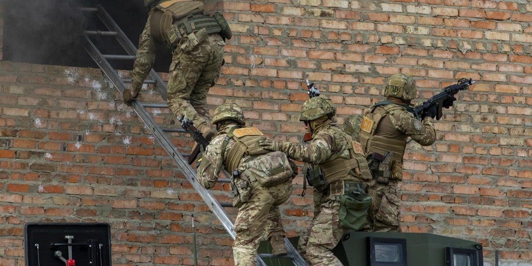 ВСУ прикрываются мирным населением при отходе из Красного Лимана