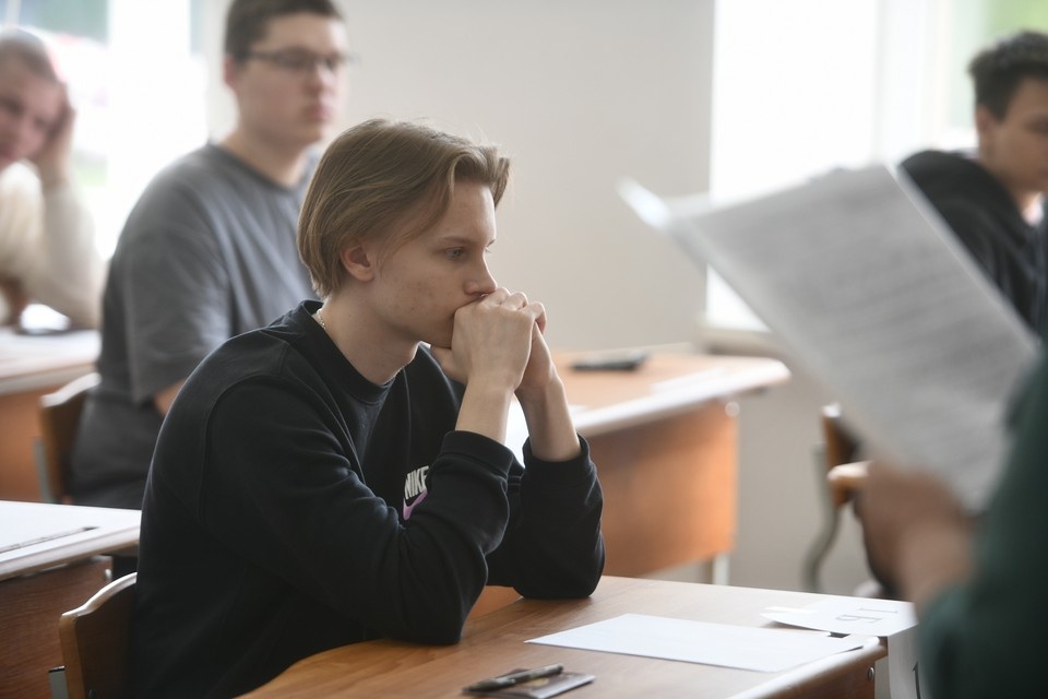    В Петербурге абсолютный рекорд по числу человек, получивших 100 баллов за ЕГЭ по математике. Алексей БУЛАТОВ