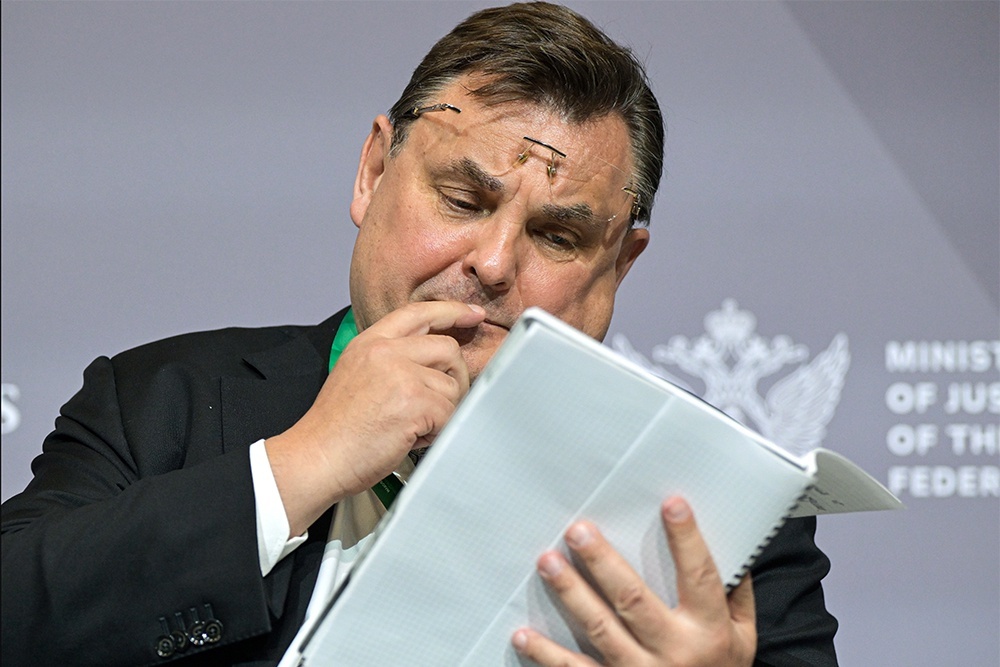    Константин Чуйченко предложил ввести в СНГ единый стандарт судебных уведомлений. / РИА Новости