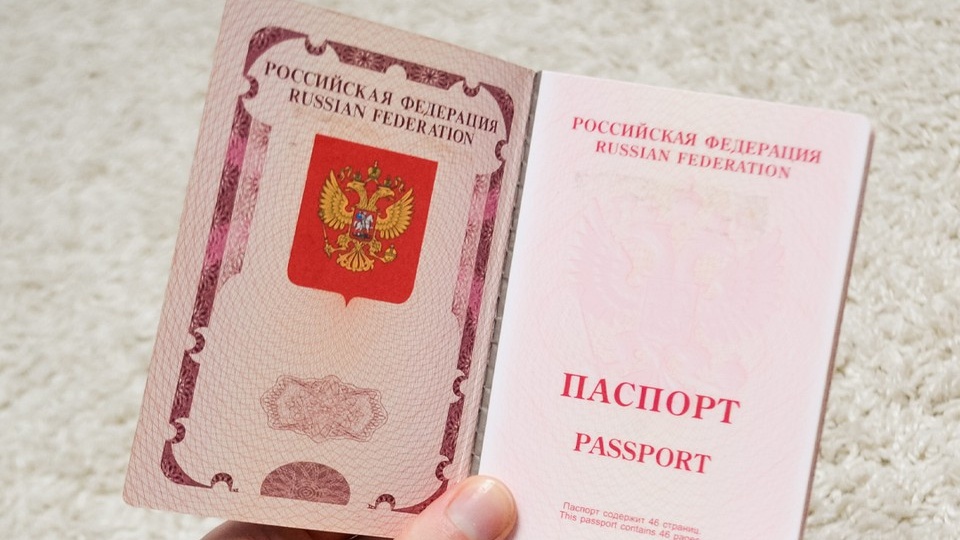 В военном госпитале Перми участнику СВО вручили паспорт гражданина России