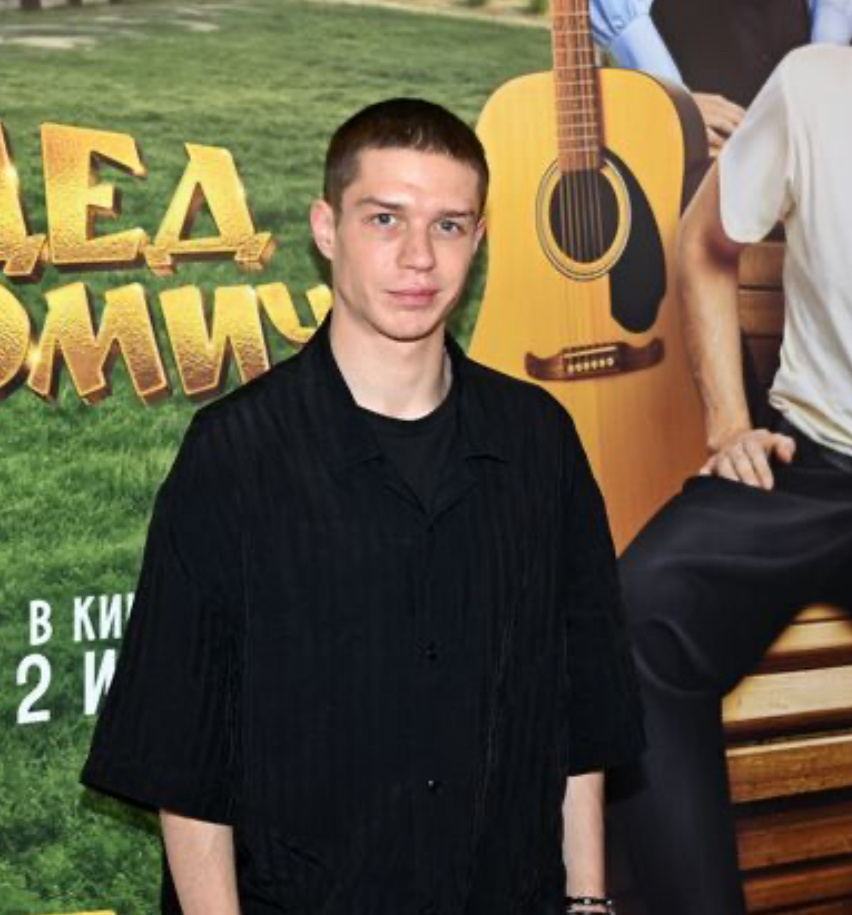    Глеб Калюжный Луна Медиа