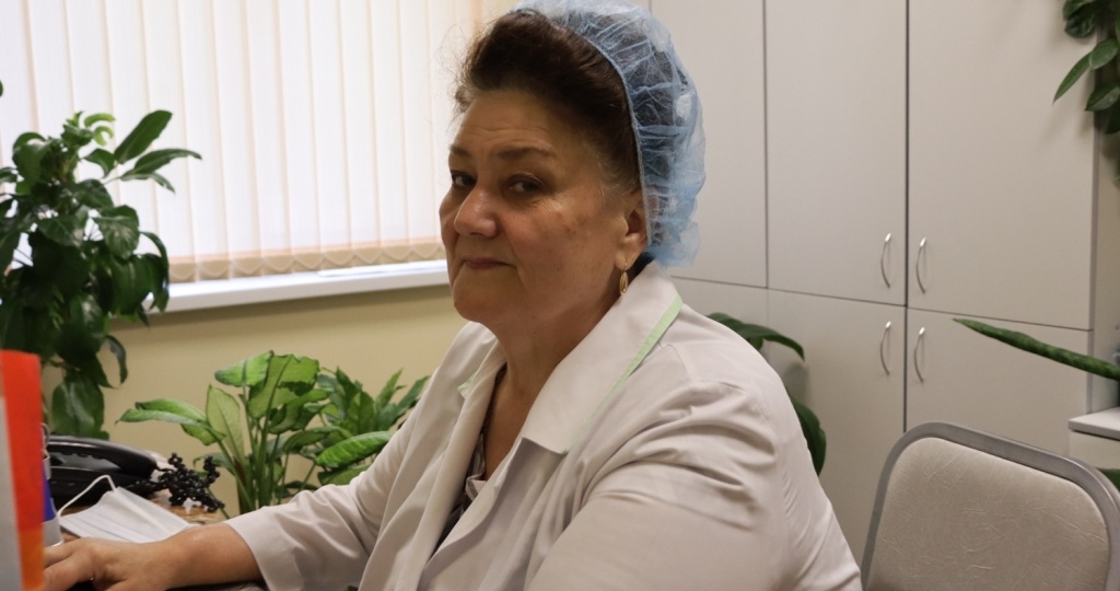 Обстоятельность у голубовского фельдшера Нины Борисюк во всём: и в отношении к людям, и к порученному делу, и даже к цветам