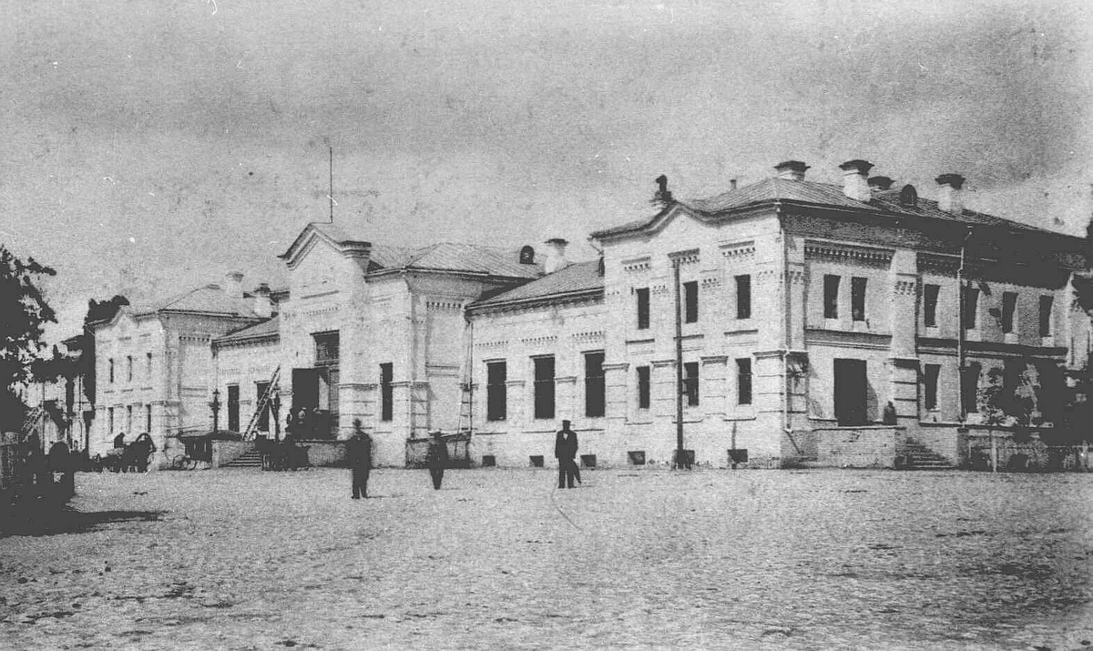 Железнодорожный вокзал на станции Царицын. 1880-е гг.