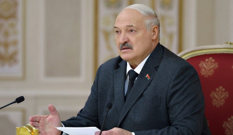 Лукашенко потребовал от посла России не втягивать Белоруссию в войну