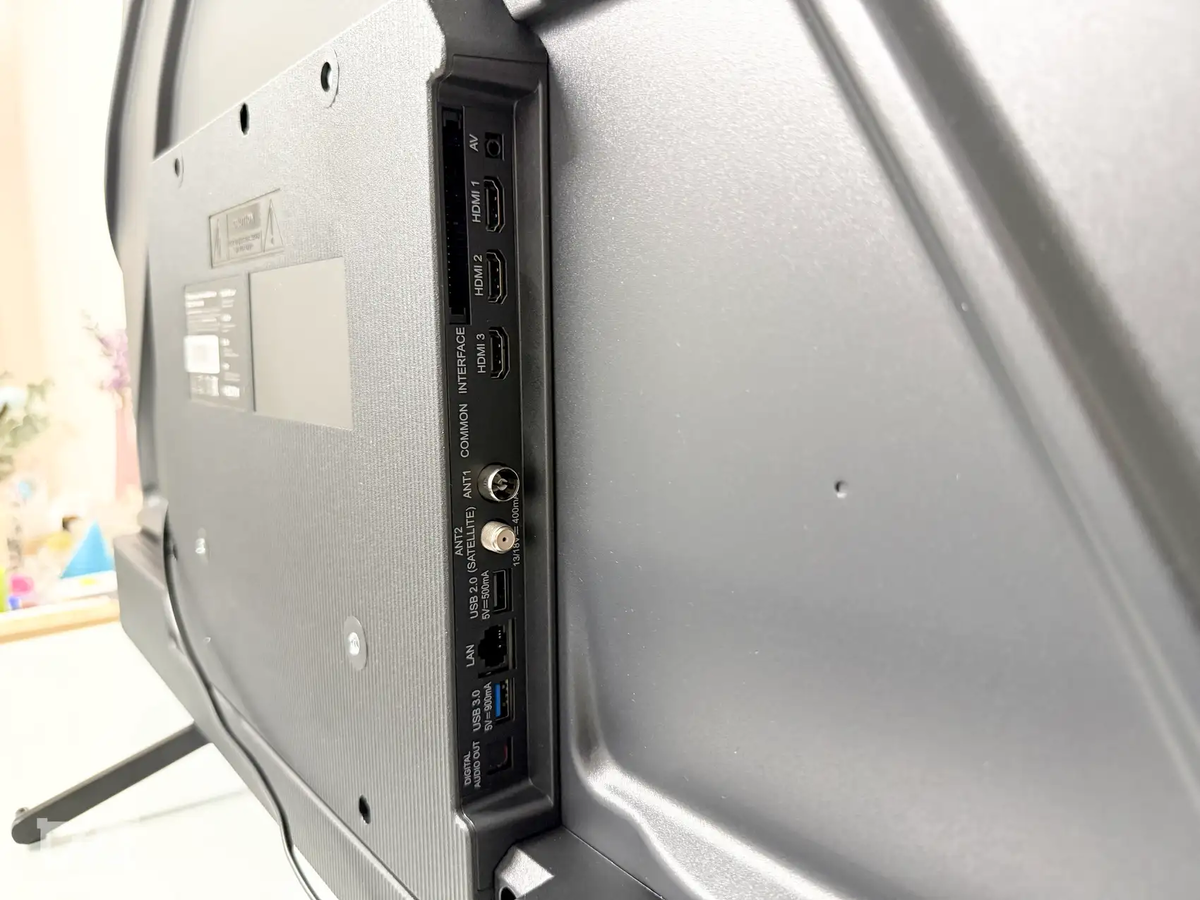 Разъём HDMI для подключения обычно находится сзади