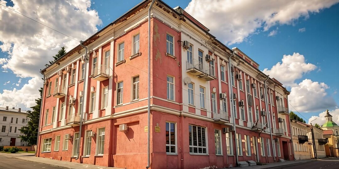 Прогулки конём по бывшей Соборной: хронист пыльных тротуаров. Елец