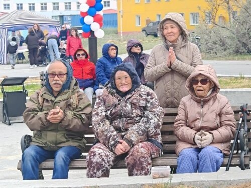 В посёлке отмечают День России / фото: канал Администрация муниципального образования Эгвекинот в Мах
