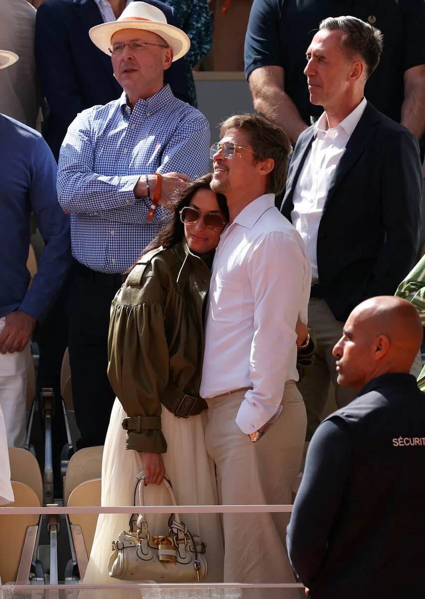 Брэд Питт, Инес де Рамон📷
