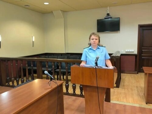 В суде выступает государственный обвинитель / фото: канал Прокуратура Хабаровского края в Мах