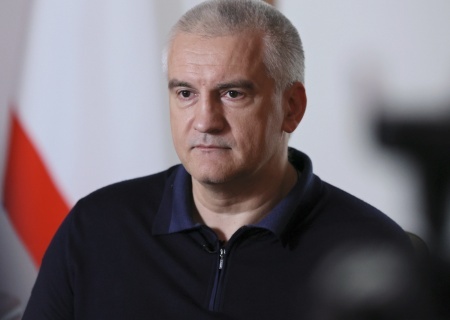    «Преодолели много испытаний, пройдём и эти»: Аксёнов обратился к крымчанам