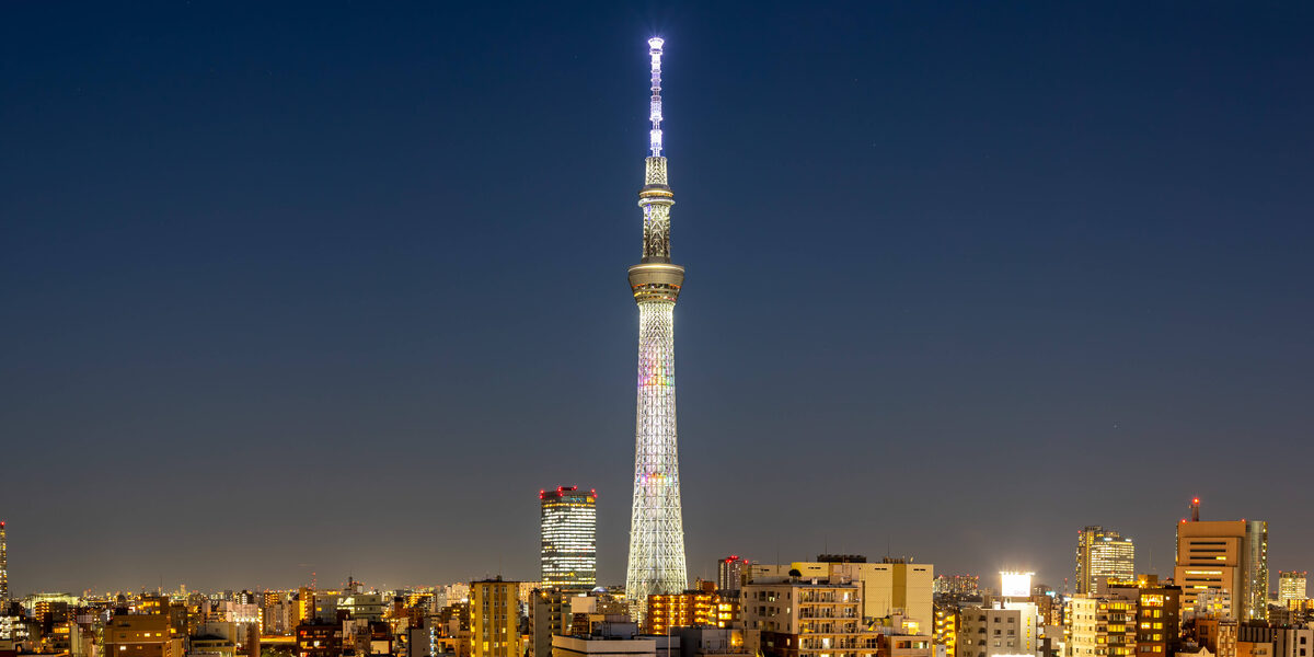    Телебашня Tokyo Skytree также входит в топ-3 самых высоких сооружений мира, уступая лишь небоскребам Бурдж-Халифе в Дубе и Merdeka 118 в Куала-ЛумпуреLegion-Media