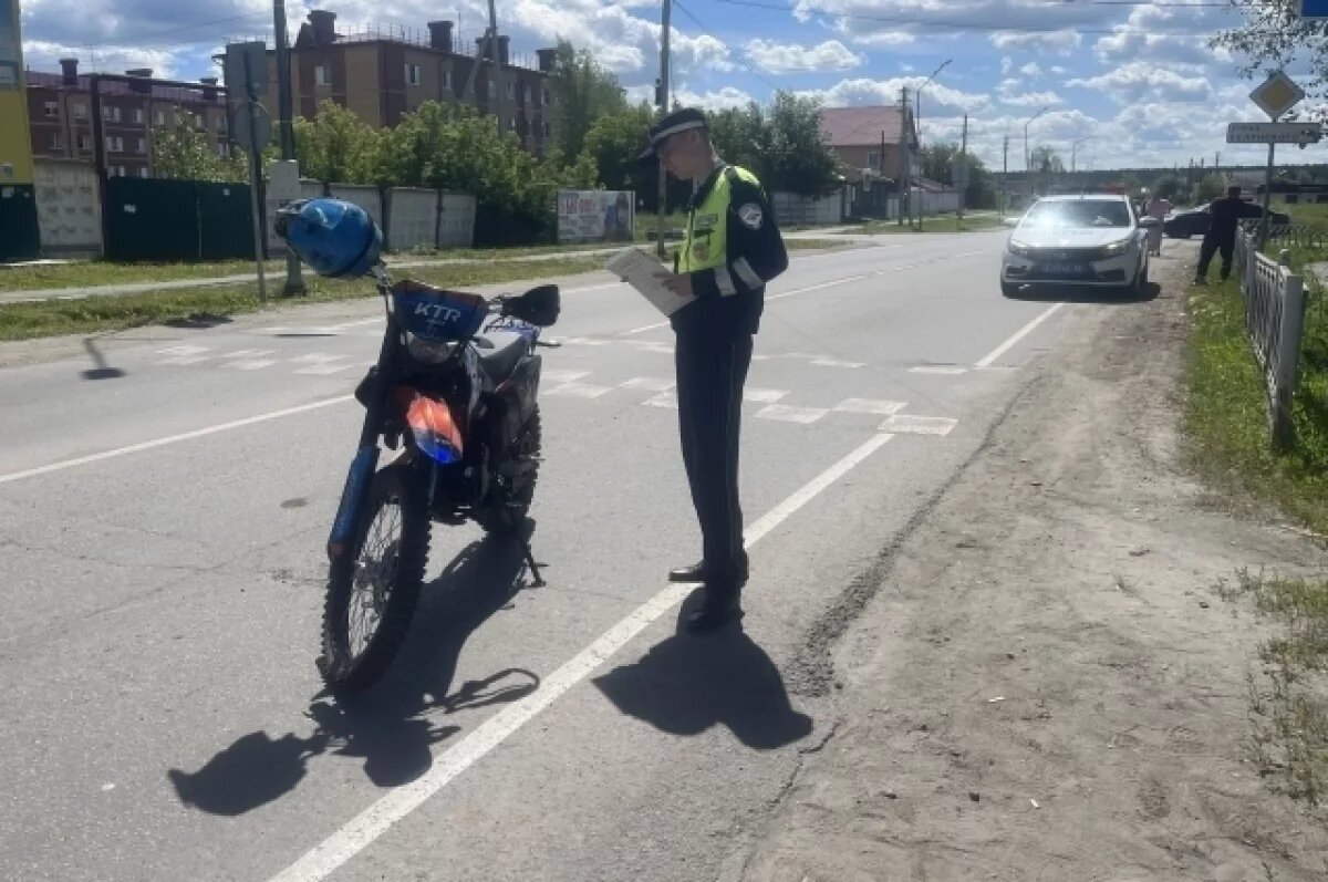    Подросток на мотоцикле сбил женщину на пешеходном переходе под Талицей