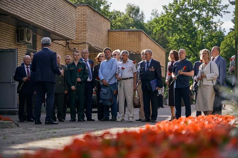    Разговор внуков и правнуков героев Великой Отечественной войны со школьниками, кадетами, юнармейцами и студентами состоялся на встрече «Живая история „Эры Побед“». Источник фото: отдел по работе со СМИ Национального исследовательского ядерного университета МИФИ.