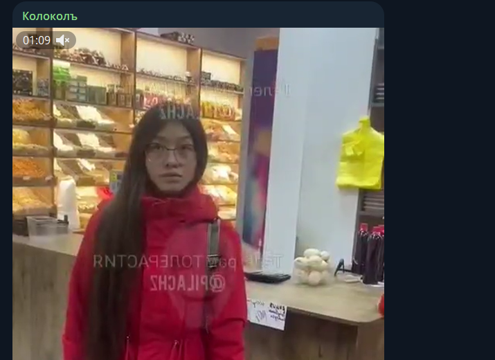 "Стыдно жить с вами в одной стране!": в Петербурге мигрантка устроила скандал из-за проверки нелегальной торговли