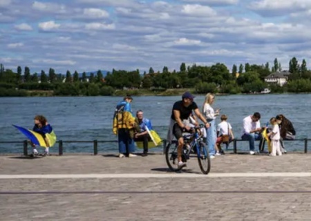    В угоду Украине вопреки законам: Еврокомиссия предложила продлить защиту украинцев с ограничениями для мужчин