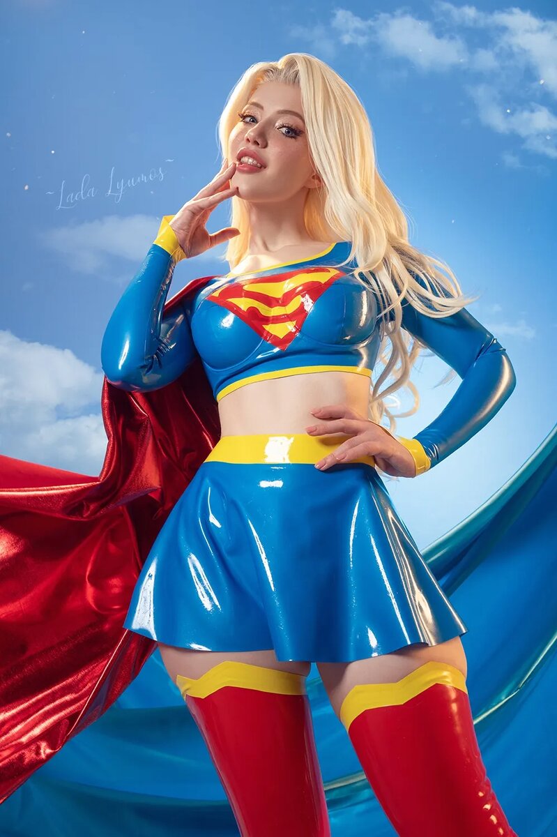 Косплей на Супергёрл из вселенной DC. Модель: Lada Lyumos cosplay. Источник: «ВКонтакте»   📷