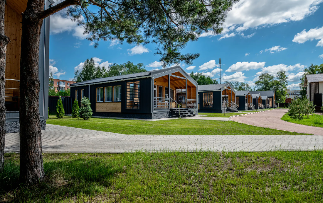 база отдыха Атлант Village, Атлант Village Подмосковье, Атлант Village домики и бассейн, отдых в Атлант Village, Атлант Village семейный отдых.