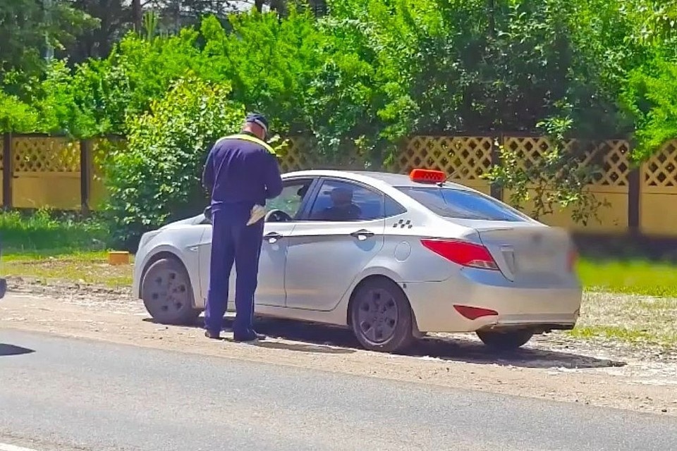    В регионе проверили 41 автомобиль такси и выявили нарушения.