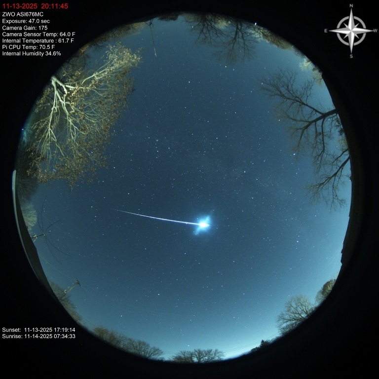 Пролет метеора над США. 13 ноября 2025. Автор фото:  © Peter Venlet