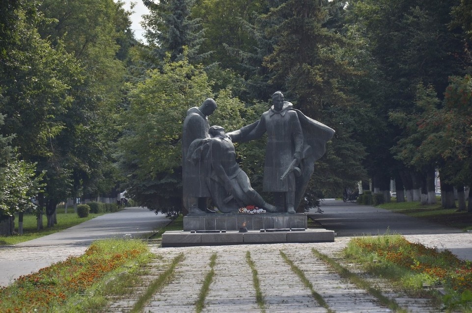    В Новомосковске отменили массовые гуляния на День молодежи. Алексей ФОКИН