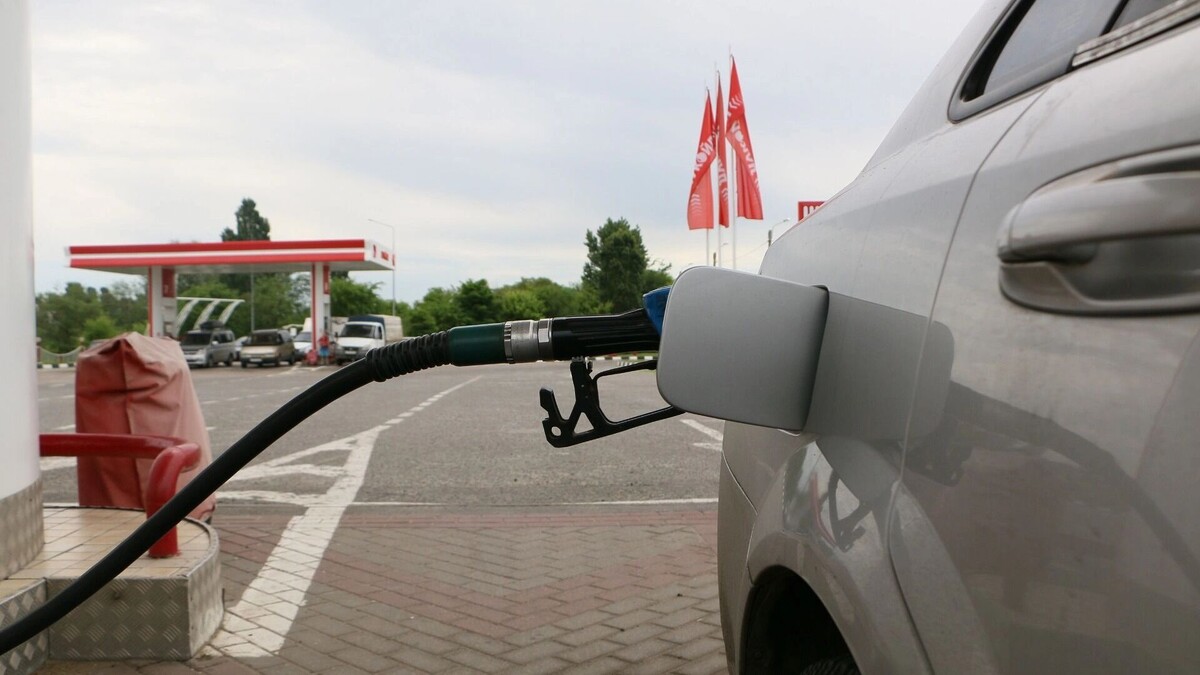    Власти Ростовской области отслеживают цены на бензин и ситуацию с поставками   1MI