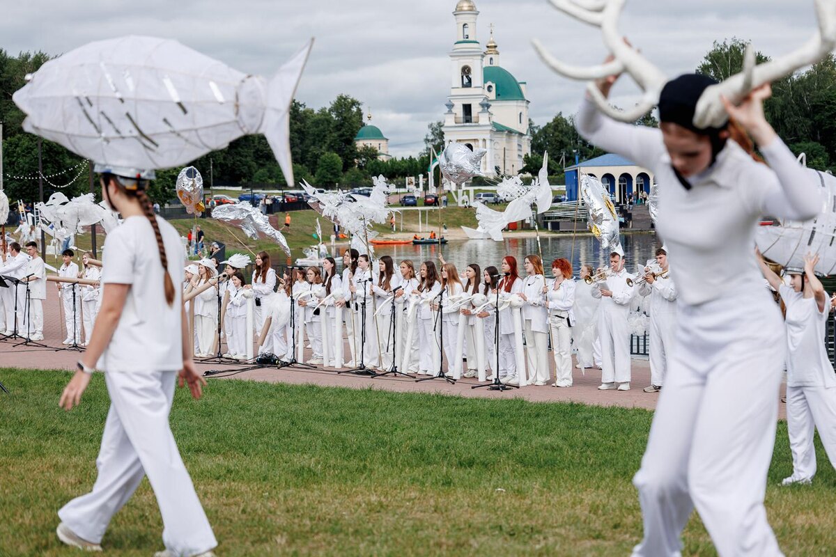 пресс-служба «Выкса-фестиваля»📷Шествие_«У топи я! Утоп и я! Утопия»