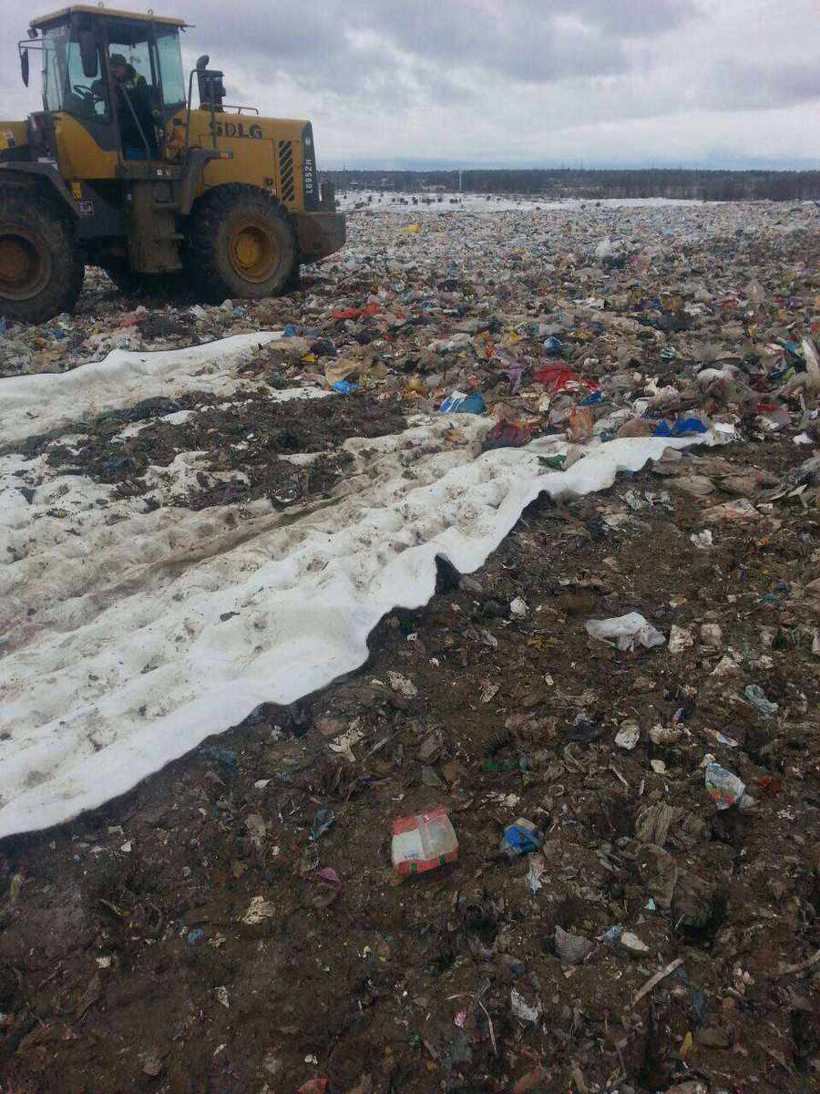 Укладка бентонитового мата на полигоне ТКО, Казань