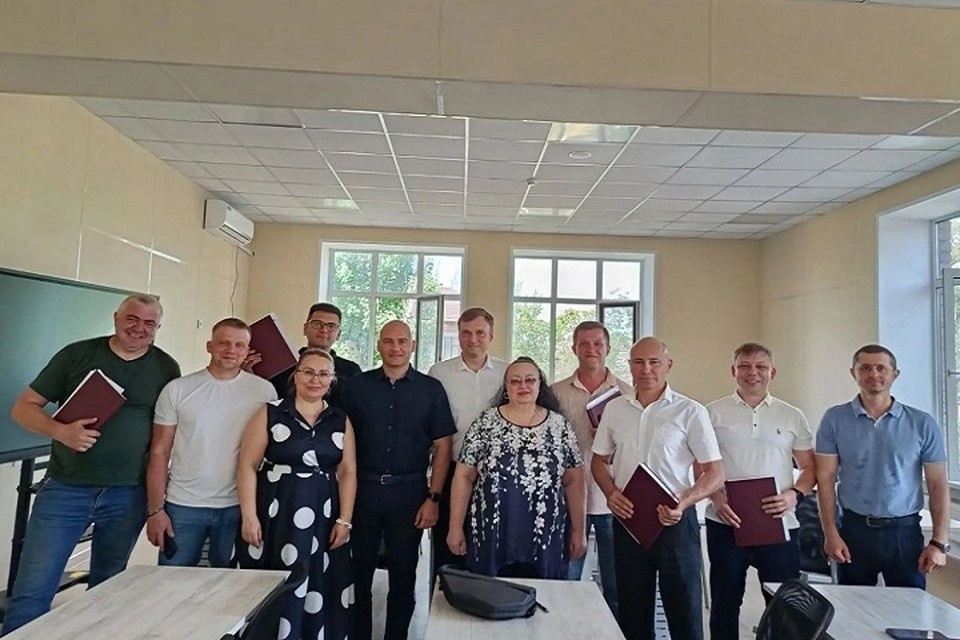    В ПГТУ Мариуполя защитили дипломы по управлению мультимодальными перевозками. Фото: Минтранс ДНР